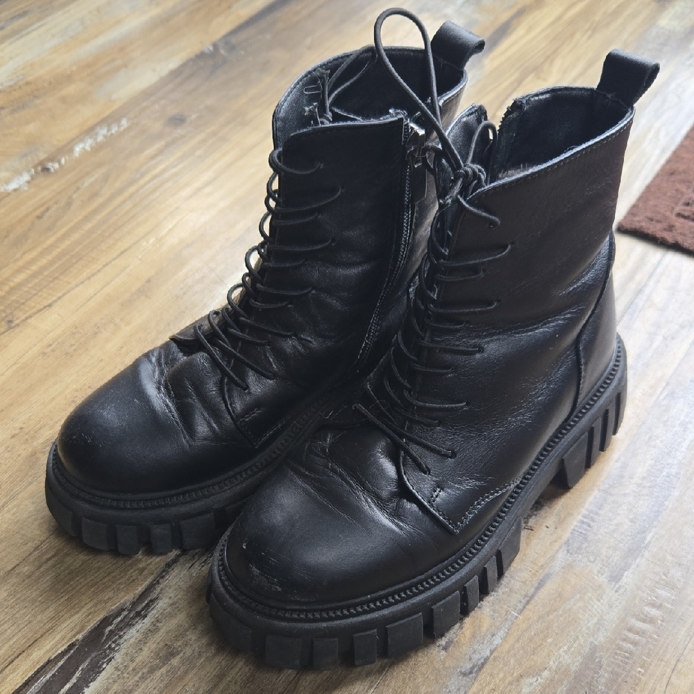 Black Leather Women's Boots